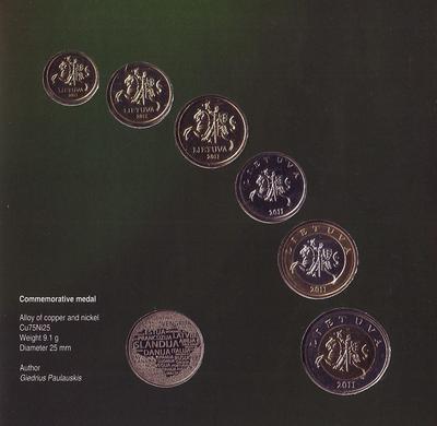 Набор из 6 монет и жетона 2011 Литва. Буклет.