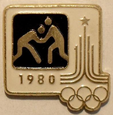 Значок Борьба. Олимпиада 1980 в Москве.