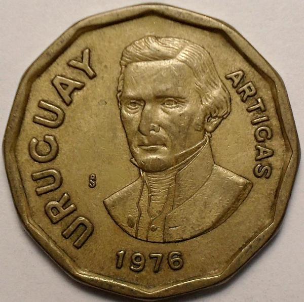 1 новый песо 1976 Уругвай.
